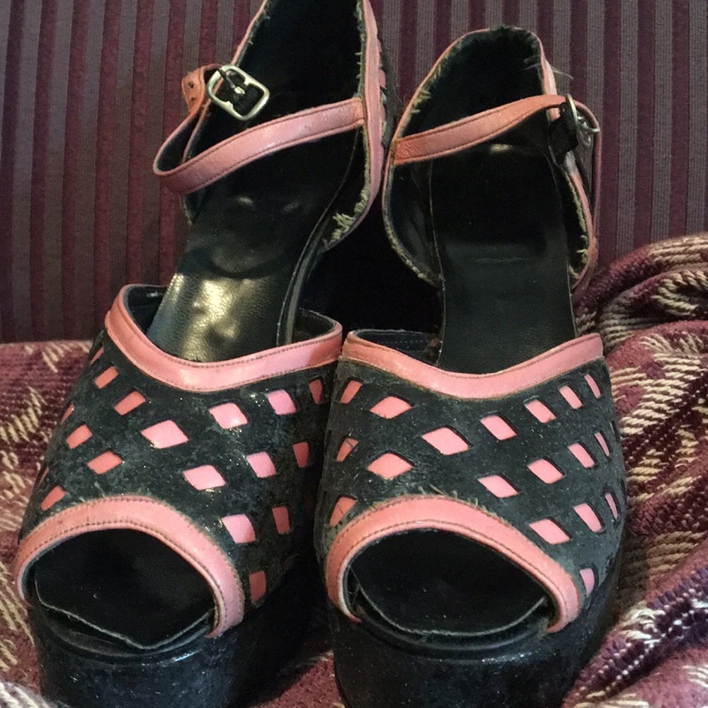 Vintage pumps